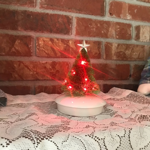 Rare Christmas Tree Light up Home Decor - Picture 4 of 5